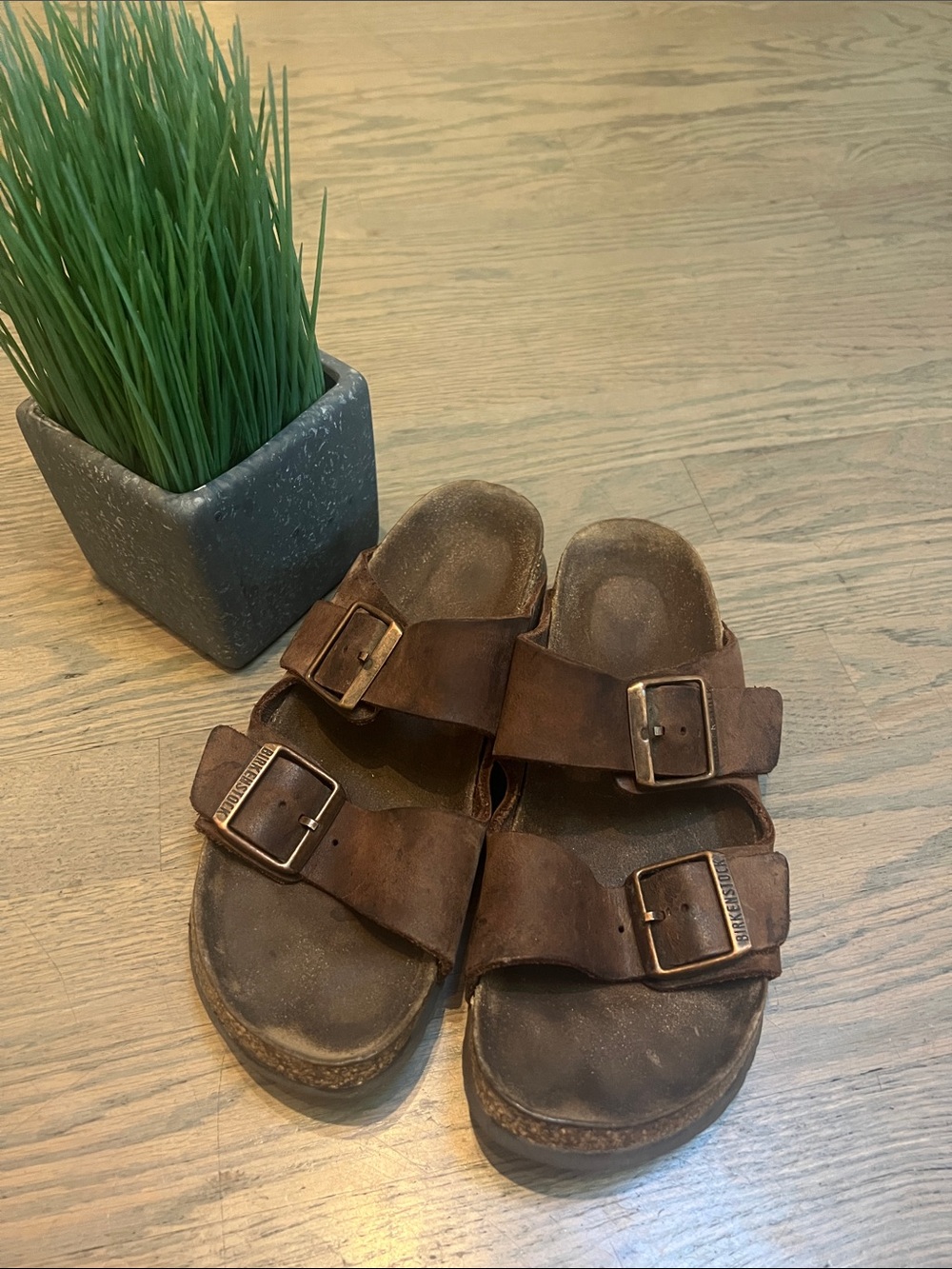 Birkenstock Brown Leather Arizona Oiled Double Strap Sandals. Size 36